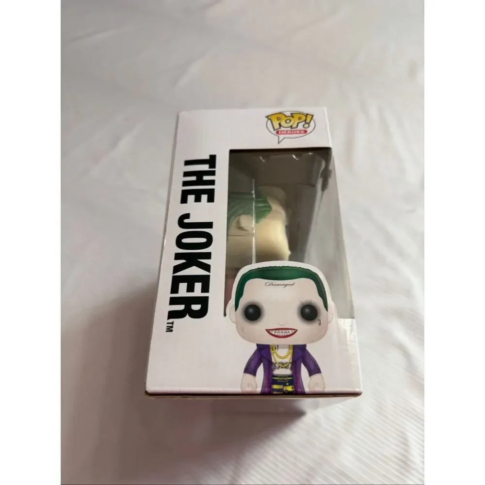 Funko Pop! DC Heroes Suicide Squad The Joker & Harley Quinn 2 Pack Fye Exclusive - Picture 4 of 7